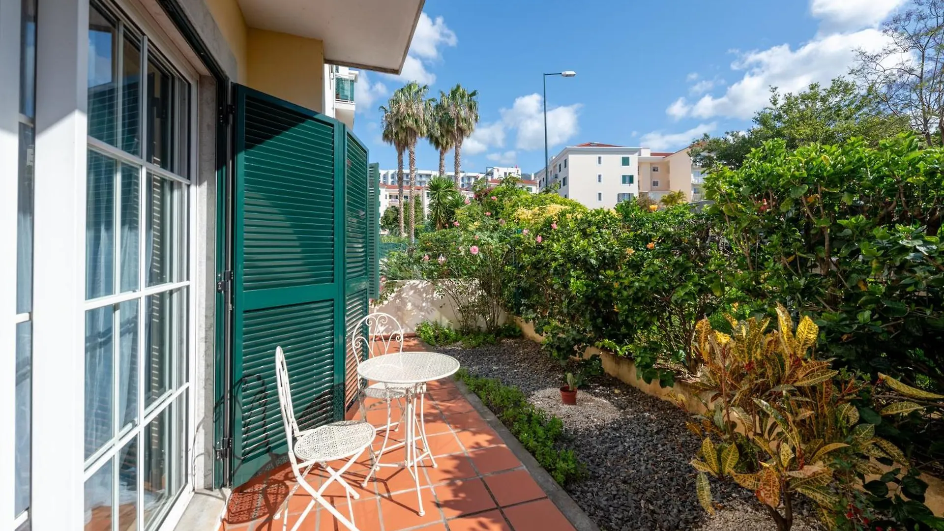 Unique Two-Patios Funchal Apartment + Garage