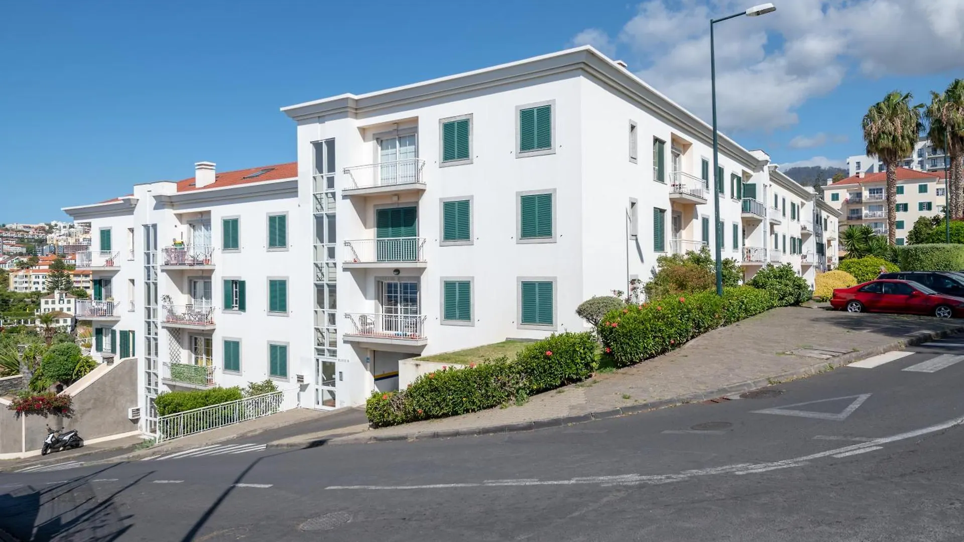 Unique Two-Patios Funchal Apartment + Garage Portogallo